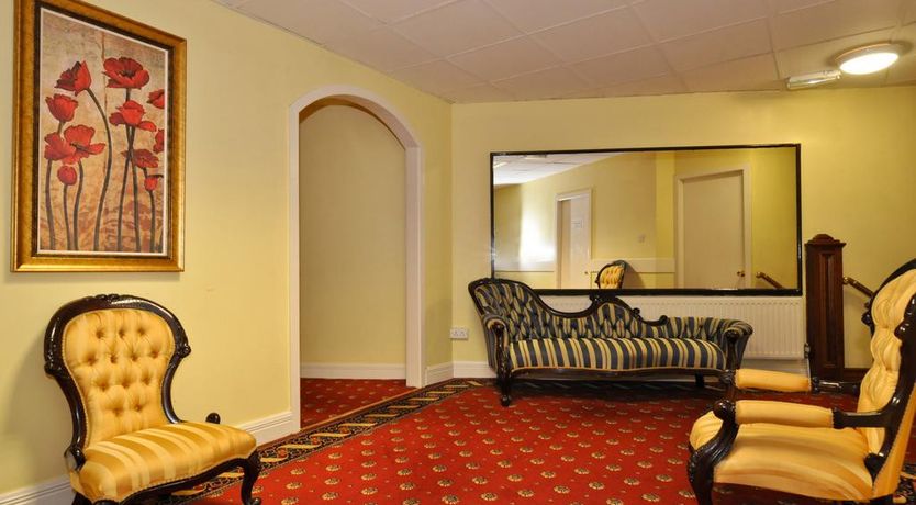 Photo of Dalton Inn Hotel