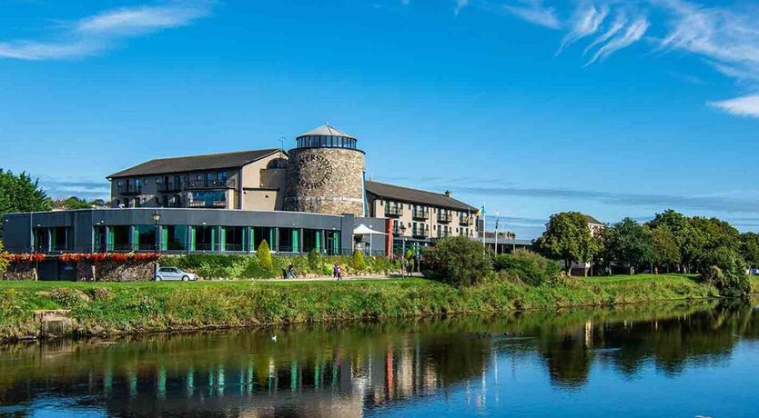 Photo of Riverside Park Hotel