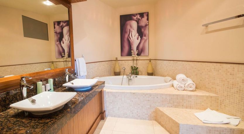 Photo of Riverside Park Hotel