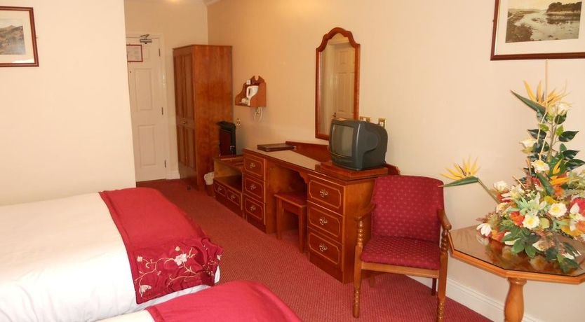 Photo of Rhu Glenn Country Club Hotel