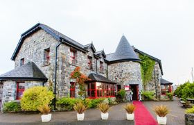 Yeats County Inn  Hotel Holiday Cottage