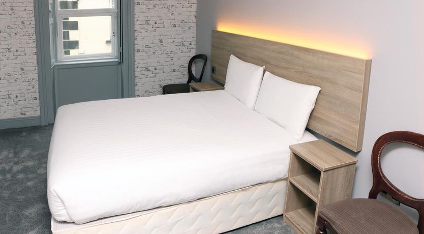 Photo of Treacys Hotel