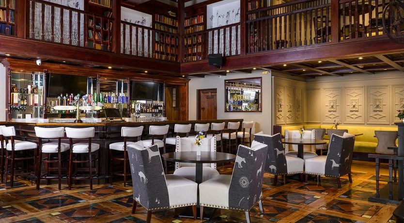 Photo of Meadowlands Hotel