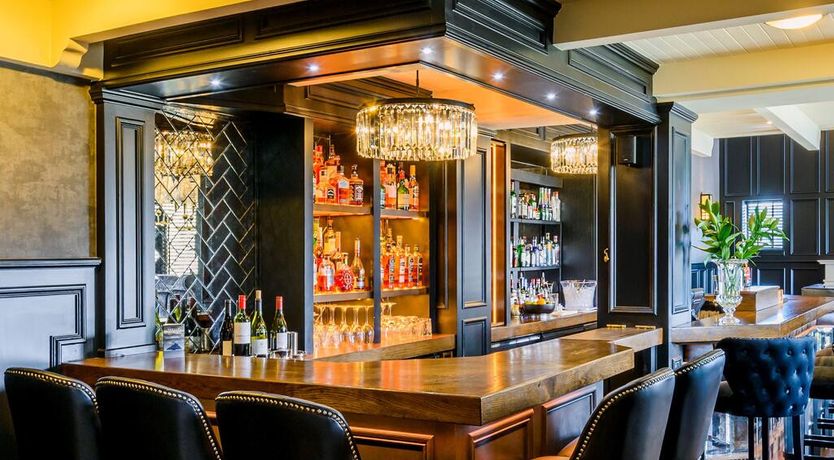 Photo of Victoria House Hotel