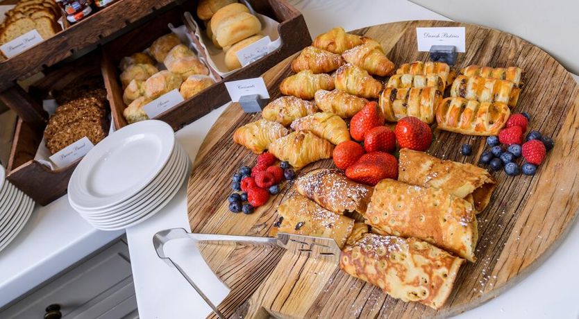 Photo of Victoria House Hotel