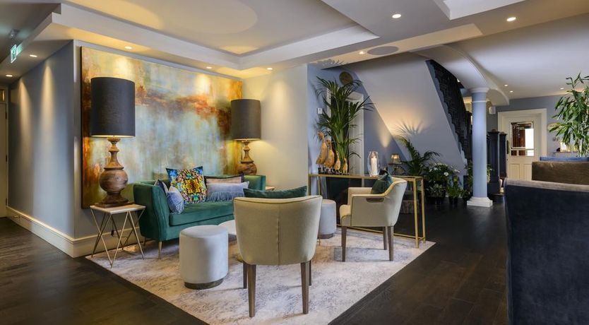 Photo of Victoria House Hotel