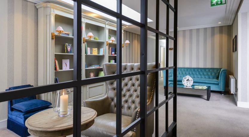 Photo of Victoria House Hotel