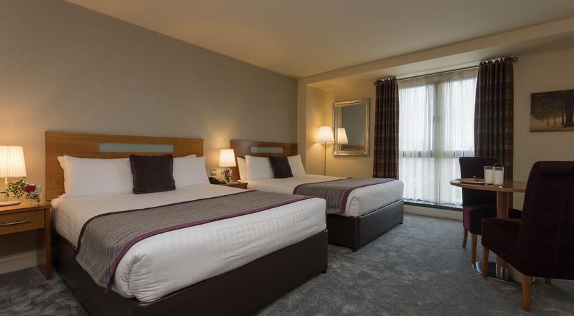 Photo of Raheen Woods Hotel