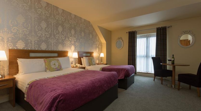 Photo of Raheen Woods Hotel