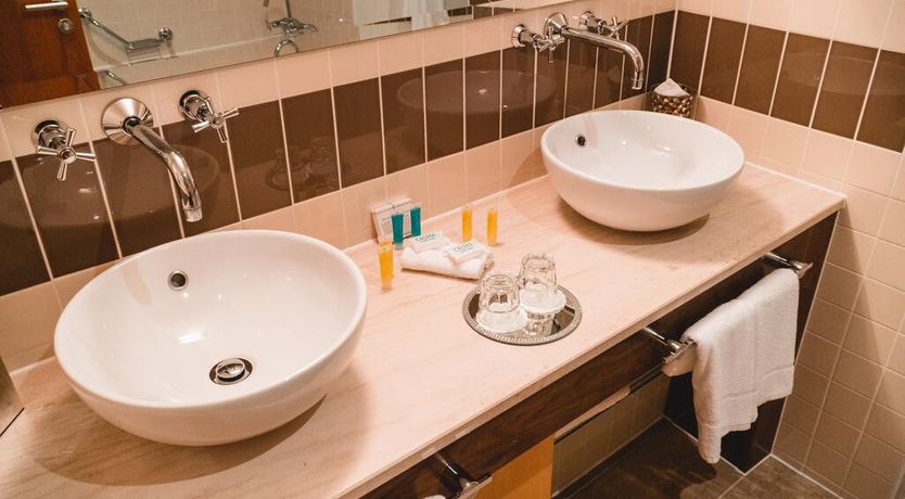 Photo of Raheen Woods Hotel