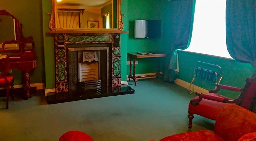 Photo of Earls Court Hotel