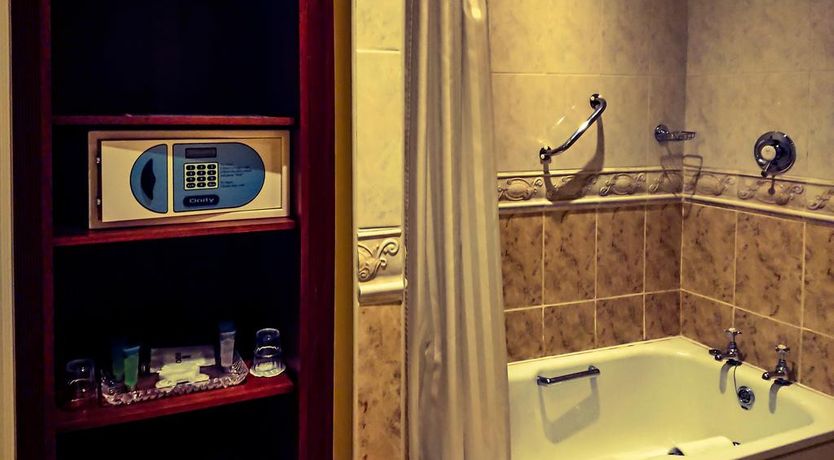 Photo of Earls Court Hotel