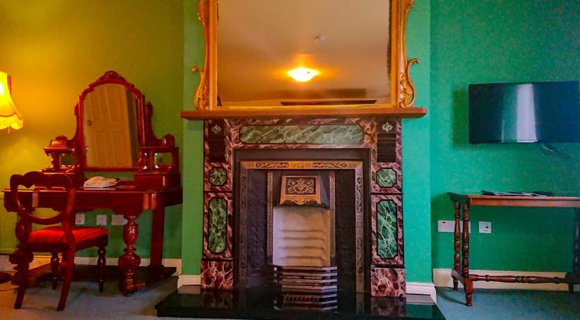 Photo of Earls Court Hotel