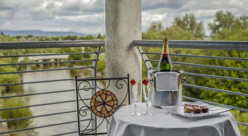 Photo of Absolute Hotel