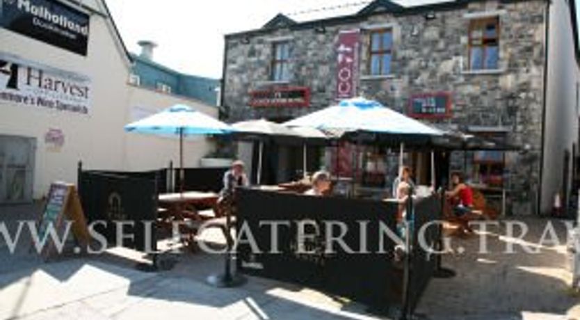 Photo of Coach House Hotel