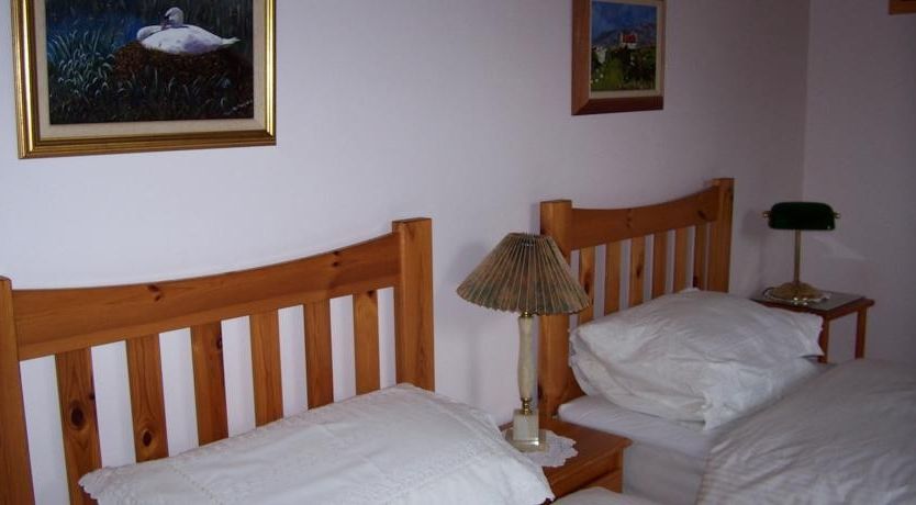 Photo of An Caladh Gearr Thatched Cottage