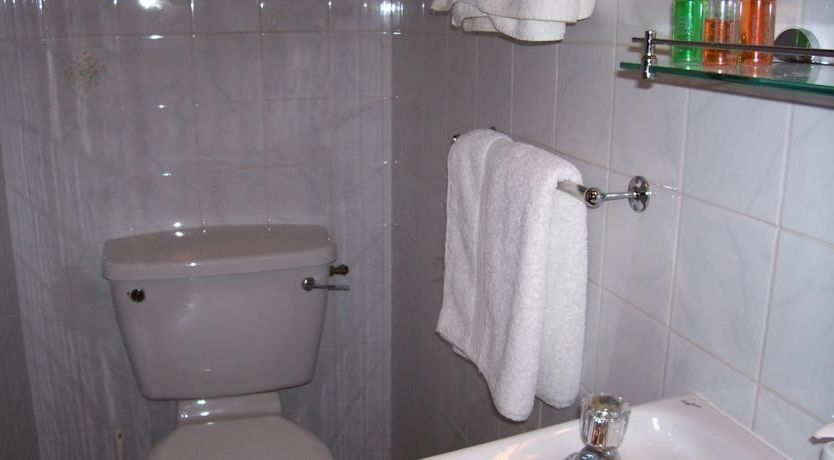 Photo of An Caladh Gearr Thatched Cottage