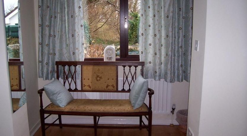 Photo of An Caladh Gearr Thatched Cottage