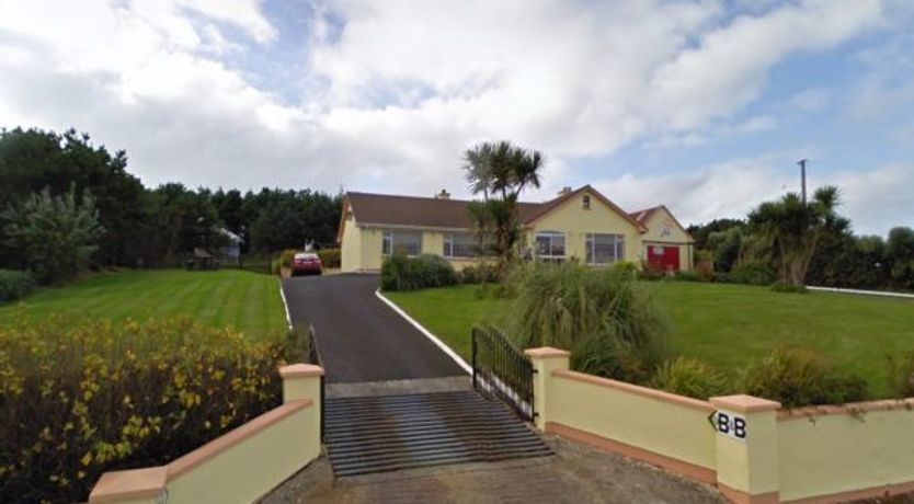 Photo of The Yellow Rose Bed And Breakfast