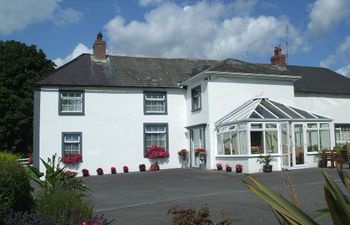 Grove Farmhouse Holiday Cottage