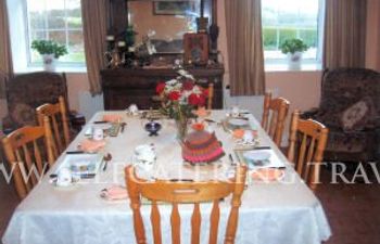 Charlefield Farmhouse Holiday Cottage