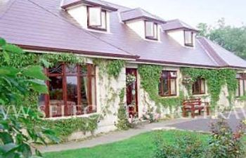 Aillmore Bed And Breakfast Holiday Cottage