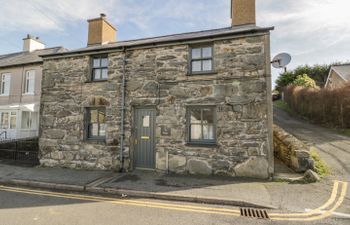 Ty Mawr Holiday Cottage