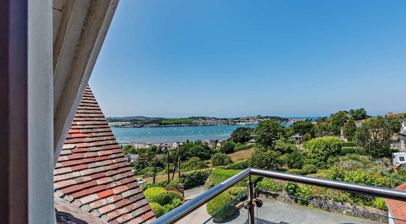 Photo of 11 Bed in Instow