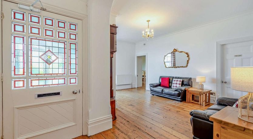 Photo of 11 Bed in Instow