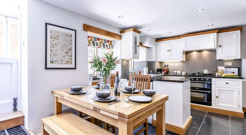 Photo of 3 Bed in Bourton-on-the-Water