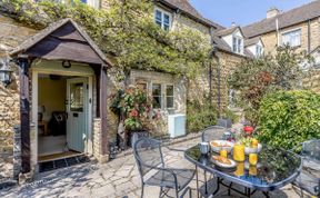 Photo of in Bourton-on-the-Water (PTREE)