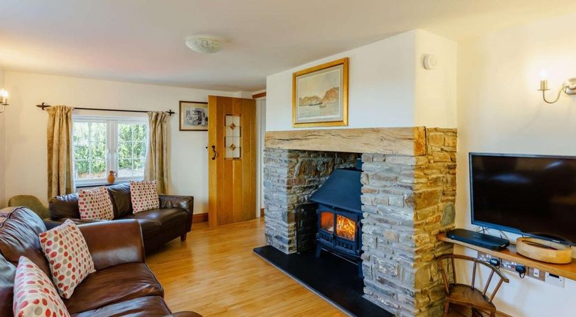 Photo of 4 Bed in Littleham