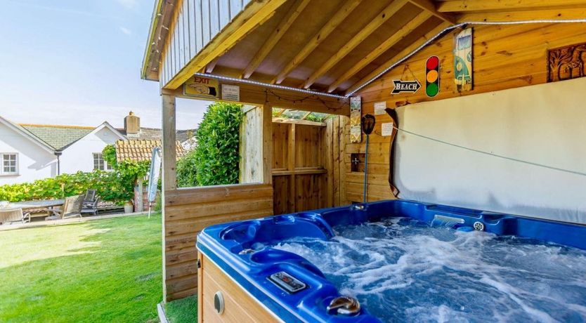 Photo of 4 Bed in Littleham