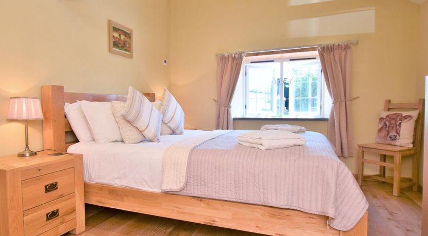 Photo of 2 Bed in Middle Marwood