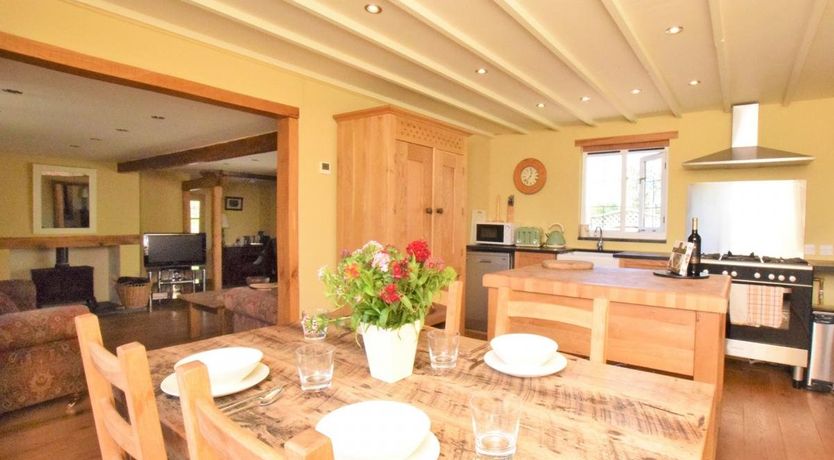 Photo of 2 Bed in Middle Marwood