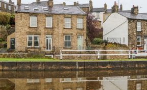 Photo of Canalside Cottage