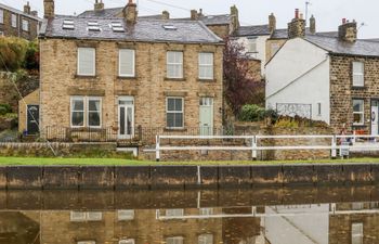 Canalside Cottage Holiday Cottage