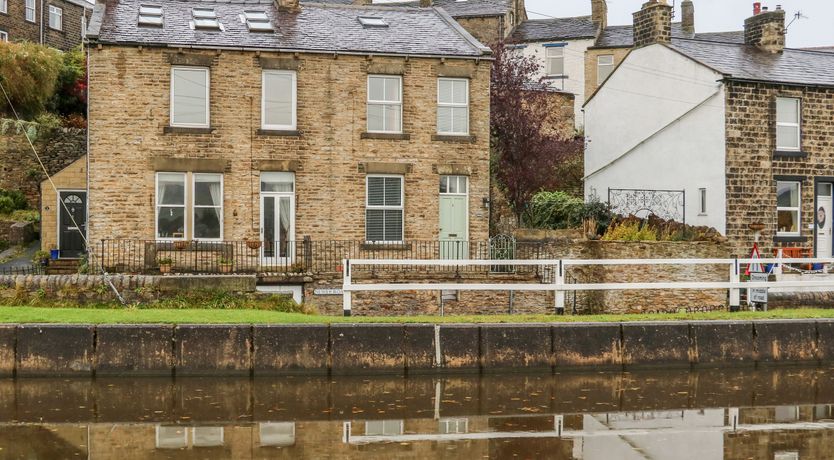 Photo of Canalside Cottage