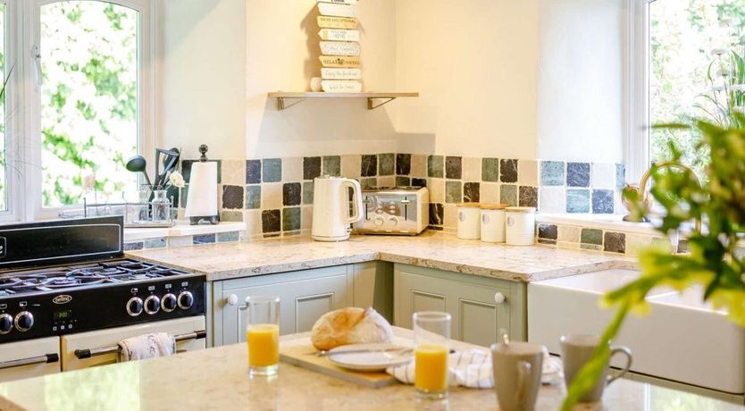 Photo of 4 Bed in Jacobstow