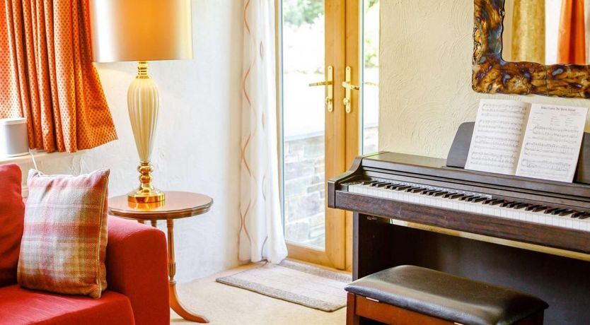 Photo of 4 Bed in Jacobstow