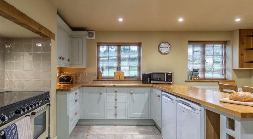 Photo of 3 Bed in Axminster