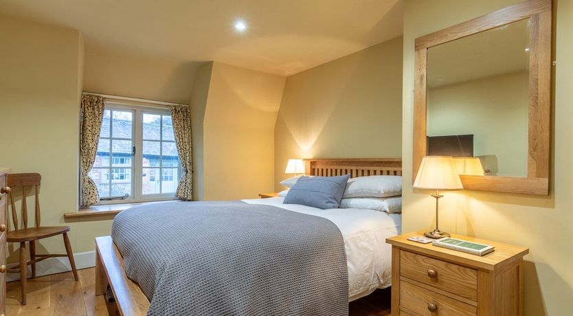 Photo of 3 Bed in Axminster