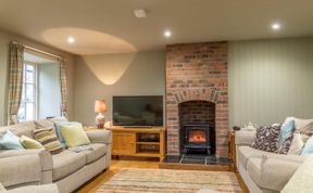 Photo of 3 Bed in Axminster