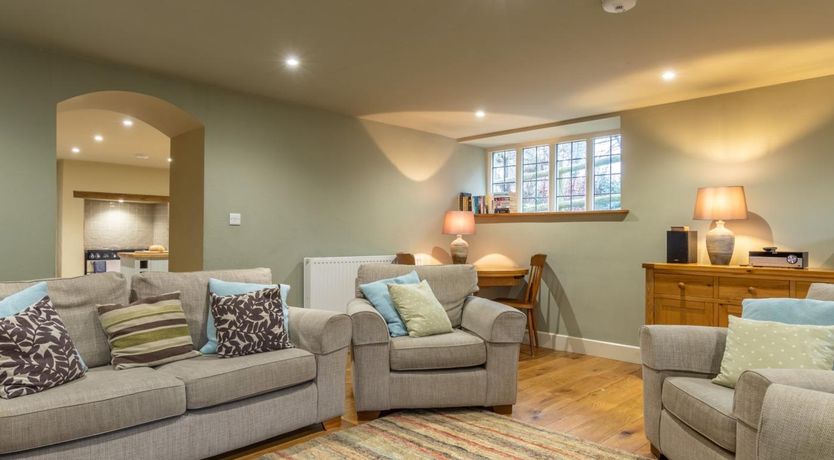 Photo of 3 Bed in Axminster