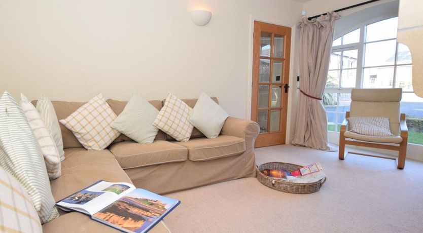 Photo of 3 Bed in North Sunderland