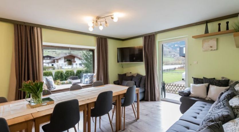 Photo of Charlotte/50604-002146-2020