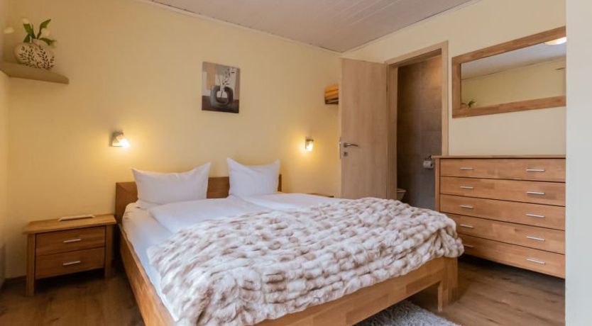 Photo of Charlotte/50604-002146-2020