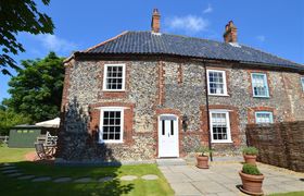 Photo of tudor-cottage-2