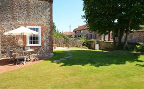 Photo of Tudor Cottage