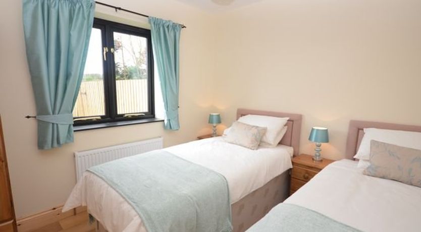 Photo of 2 Bed in Chickerell